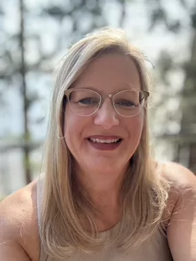 Patty Hemann headshot